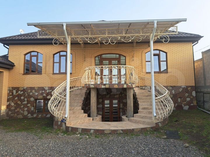 Дом 182 м² на участке 6 сот.