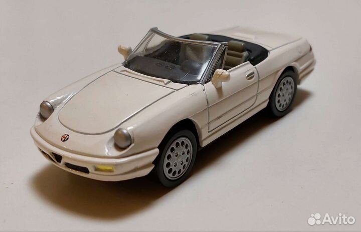 Модель автомобиля Alfa Romeo Spider (1989 г.)