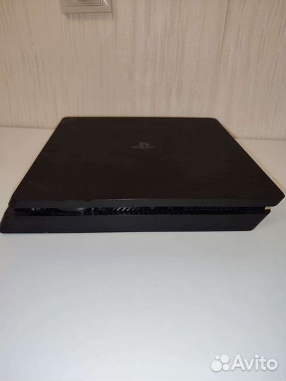 Sony PS4 Slim