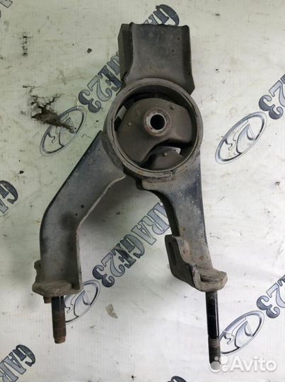 Подушка кпп Toyota noah задняя нижняя