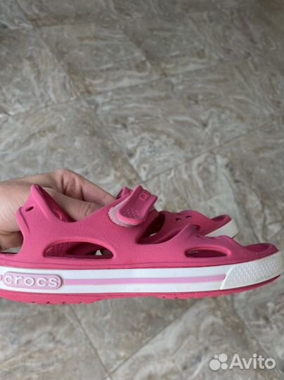 Сандали для девочки crocs