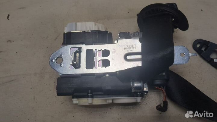 Ремень безопасности Audi A8 (D4), 2011