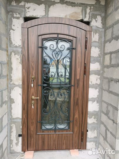 Дверь входная с терморазрывом со стеклом