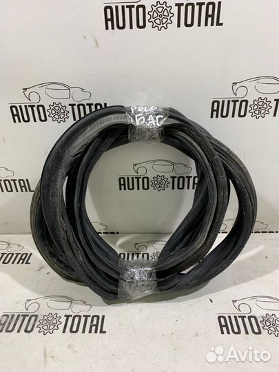 Уплотнительная резинка крышки багажника Volkswagen