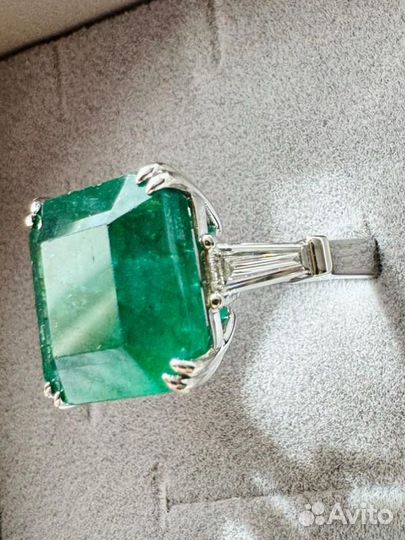 Платиновое кольцо эксклюзив новое с паспортом