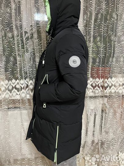 Пуховик на девочку