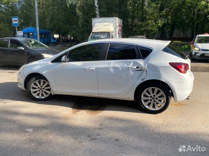 Opel Astra 1.6 AT, 2010, 190 000 км