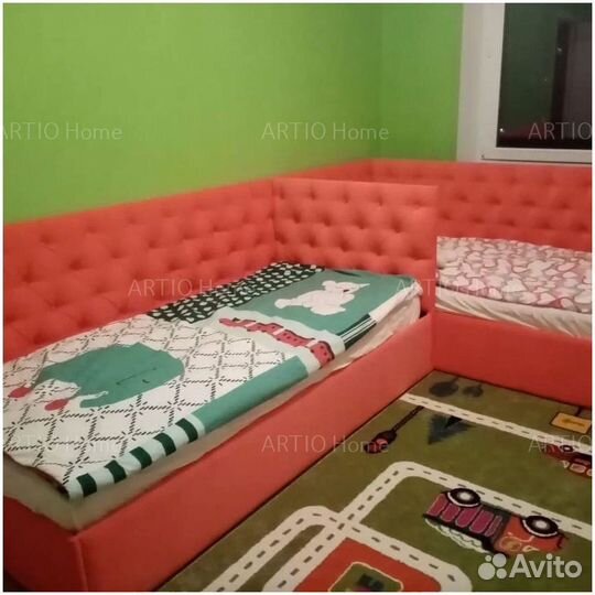Детская кровать с мягкой спинкой