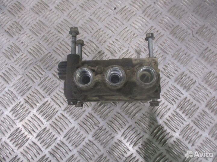 Кран уровня пола ecas Mercedes-Benz A0013271325