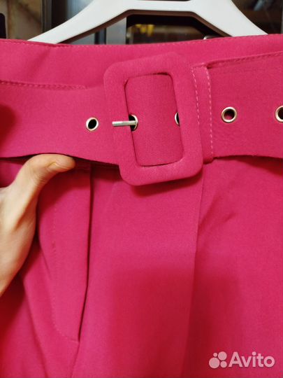 Костюм малиновый размер 44 новый