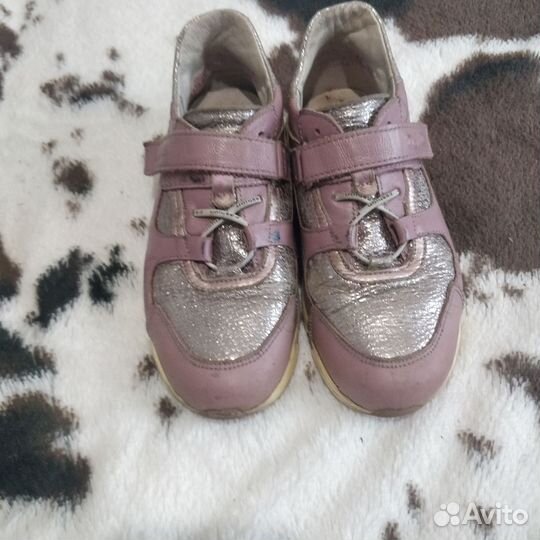 Кроссовки для девочки 33