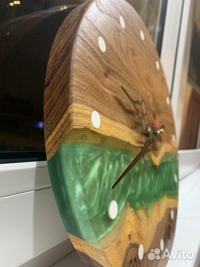Настенные часы из дерева