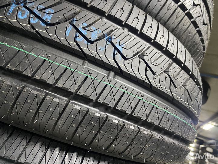 Nitto NT421Q 235/60 R18 107W