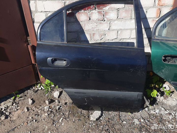 Mitsubishi Carisma дверь задняя правая хечбек