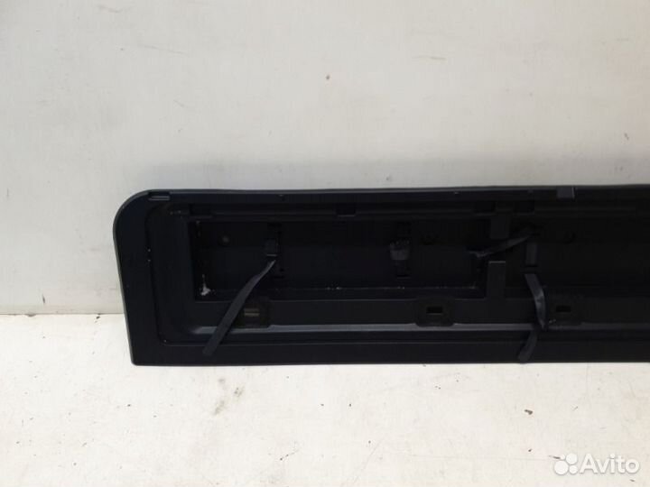 Обшивка двери багажника задняя Toyota Land Cruiser