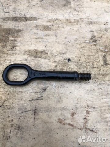 Крюк буксировочный VW Passat B7