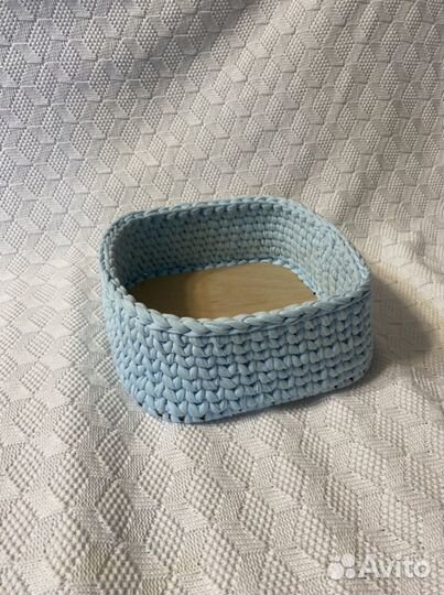 Корзинка вязаная