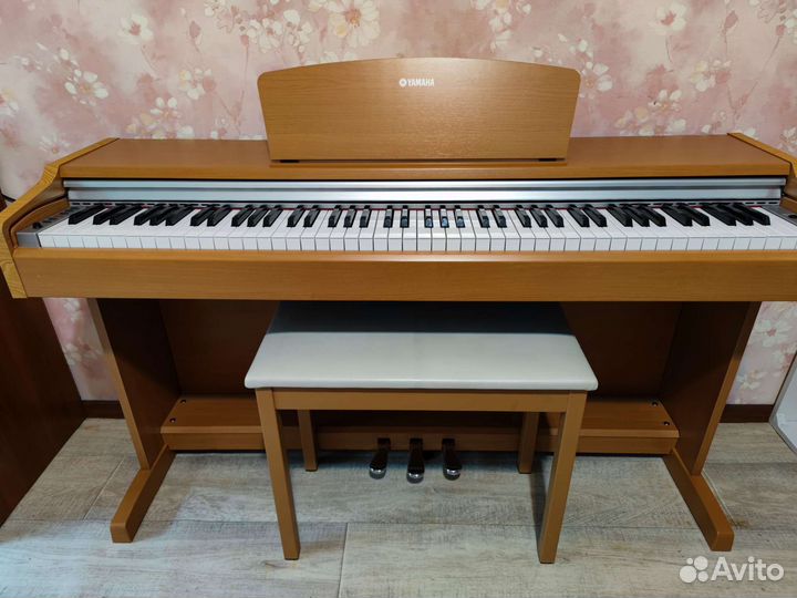 Цифровое пианино Yamaha arius YDP-131