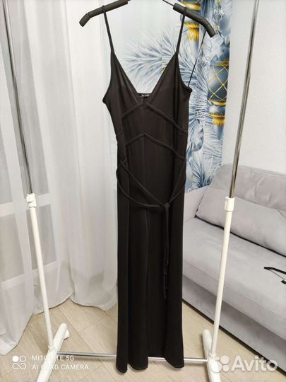 Черный комбинезон Zara