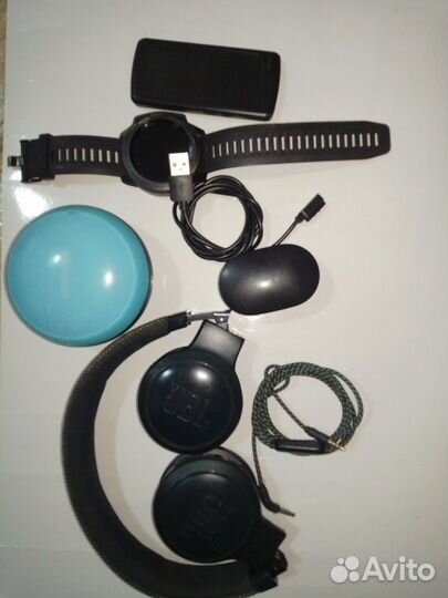 Наушники, колонка, часы