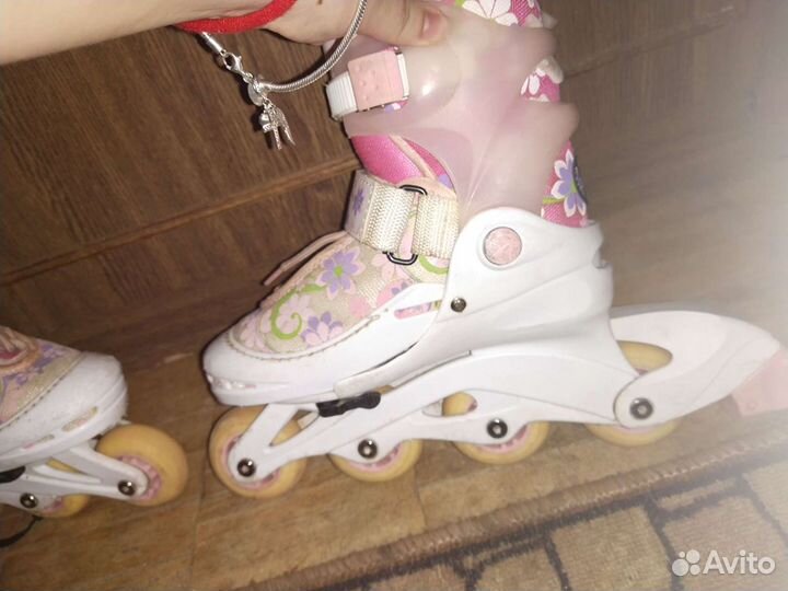 Роликовые коньки с 30-33 размер.В неплохом состоян