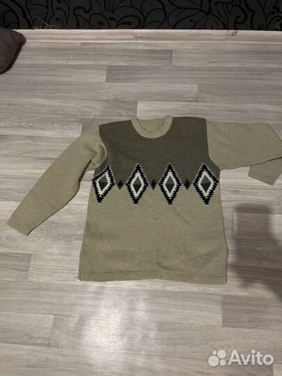 Свитер женский