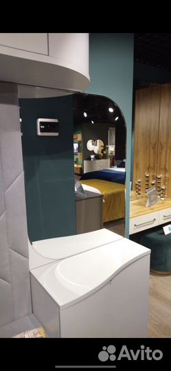 Зеркало настенное новое