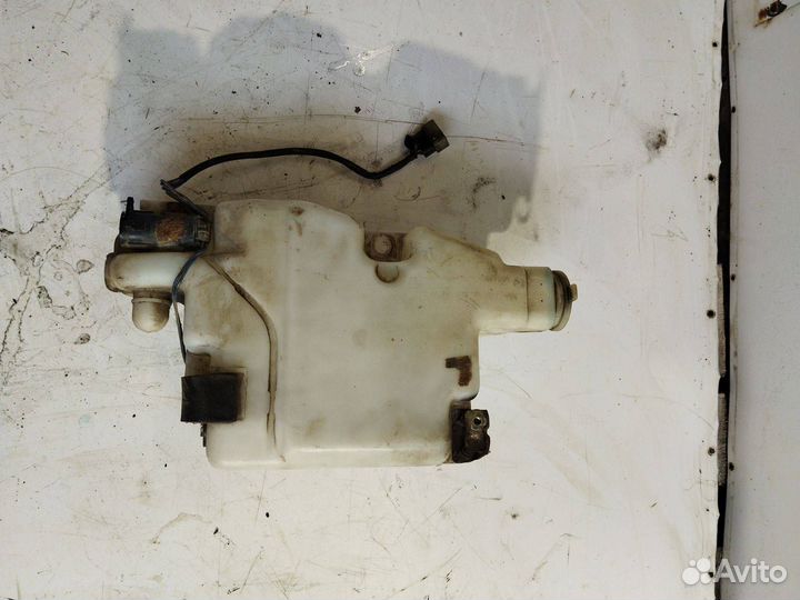 Бачок омывателя Mazda 626 GD 1989 mazda