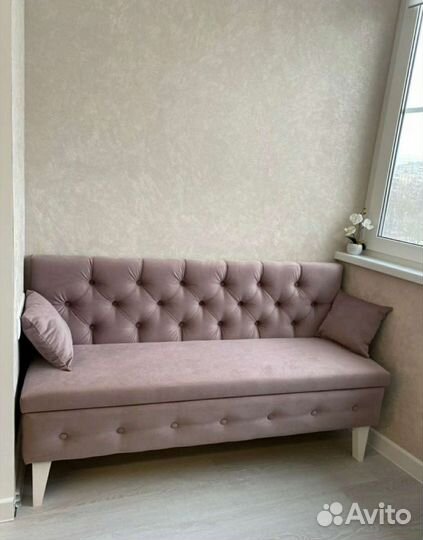 Диван с ящиком, ножки высотой 20 см