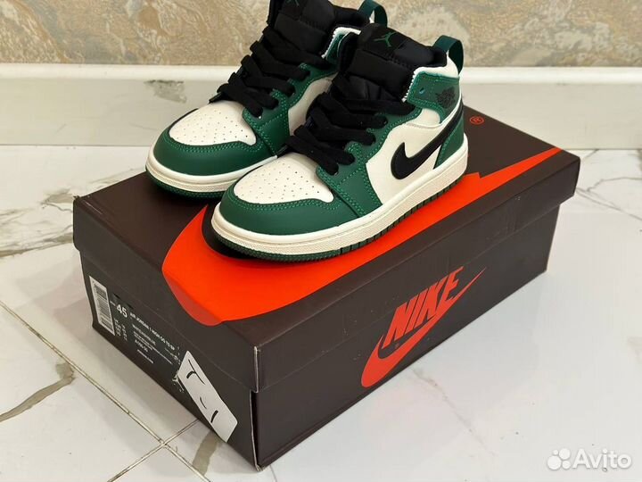 Кроссовки Nike Air Jordan 1 зеленые