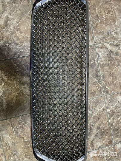 Решотка радиатора toyota land cruiser 200