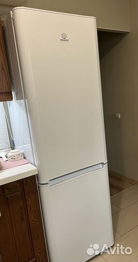 Холодильник бу indesit
