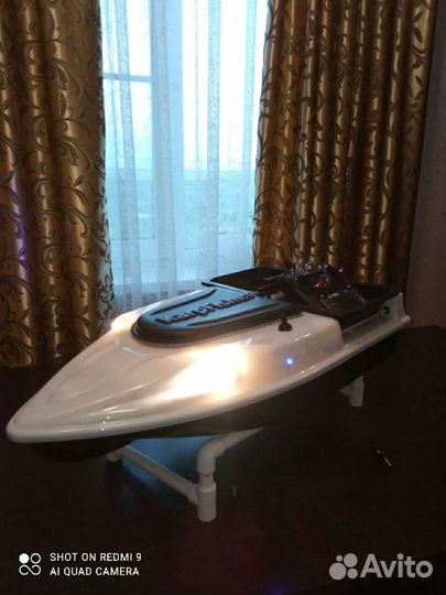 Прикормочный кораблик