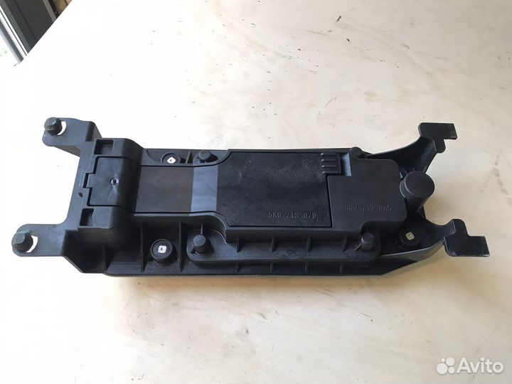 Кронштейн кулисы 3Q0713085 Passat B8