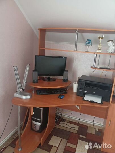 Компьютерный стол