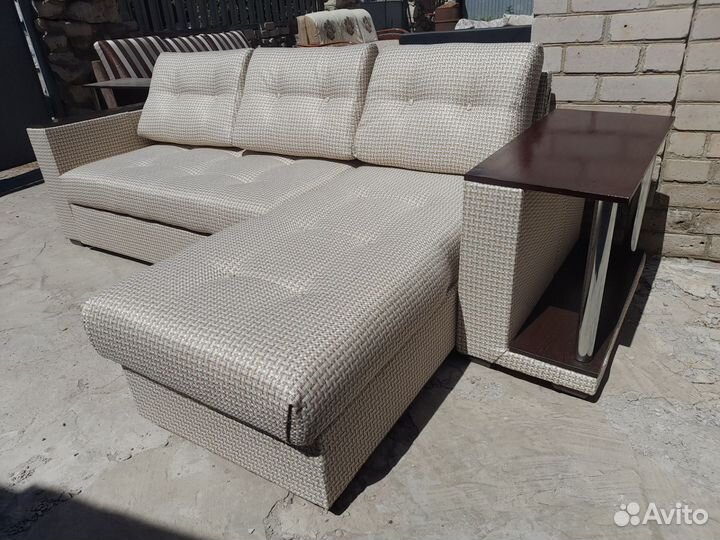 Отличный, угол меняется, доставлю