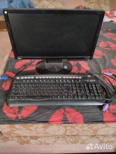 Монитор и клавиатура