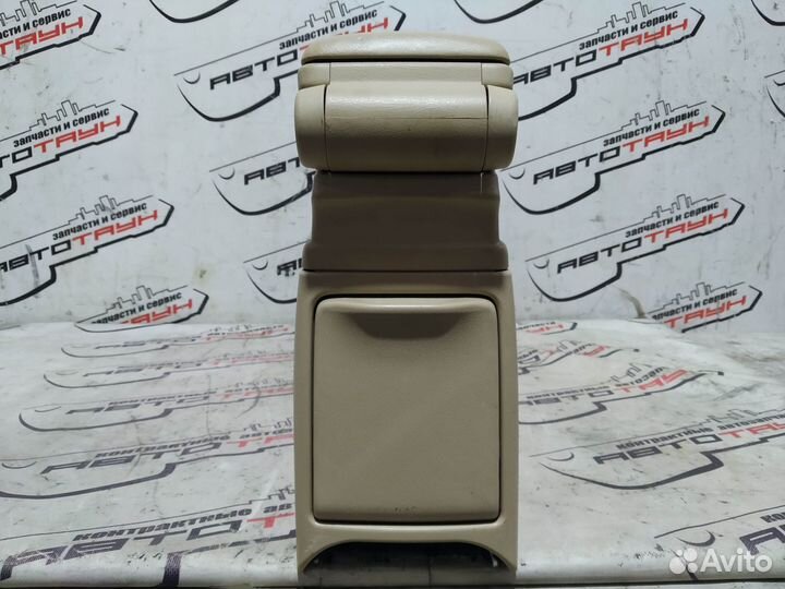 Подлокотник subaru forester SG5 SG9 92111SA000 бежевый VA8844