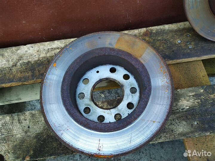 Тормозные диски заднее Audi A3 8P 1.8 CDA 2009