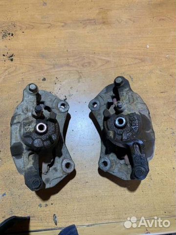 Суппорт тормозной передний правый Mitsubishi