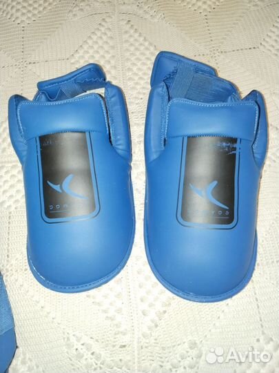 Продам форму и амуницию для тренировок каратэ