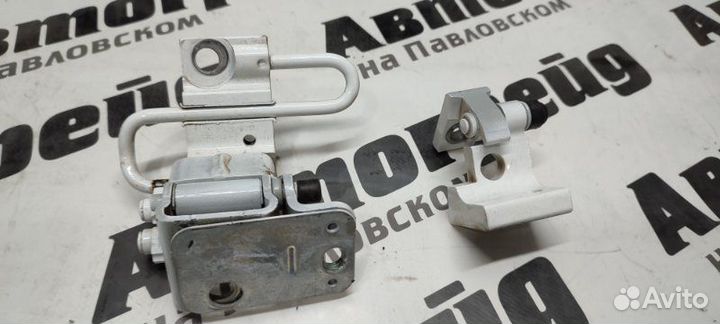 Петля дверная задняя левая Audi Q7 4LB BAR