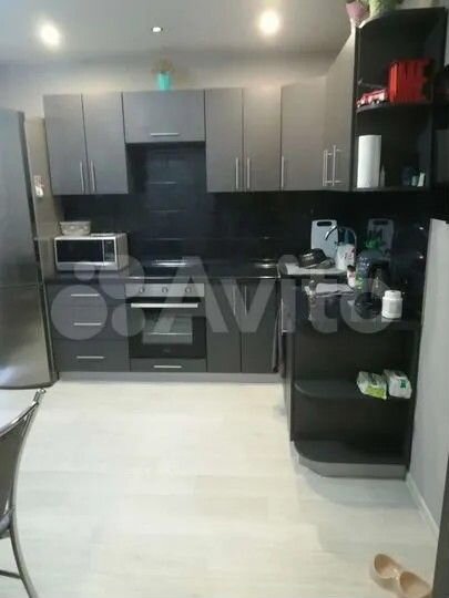 2-к. квартира, 43 м², 1/10 эт.