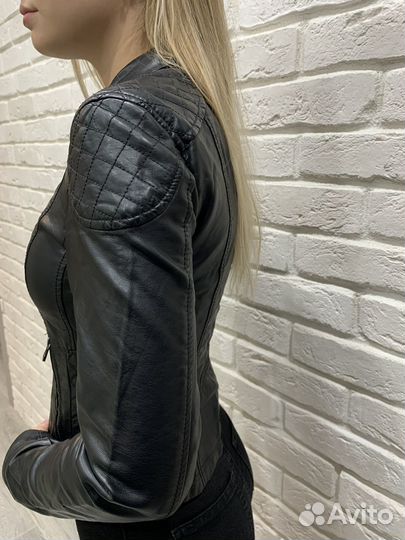 Куртка доя девочки 38-40(рост 155)