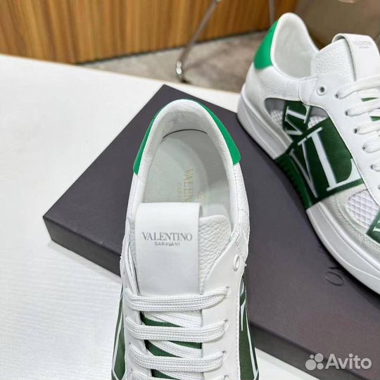 Низкие кроссовки Valentino