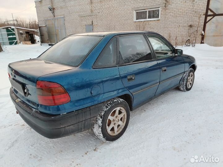 Opel Astra 1.6 МТ, 1998, 318 000 км