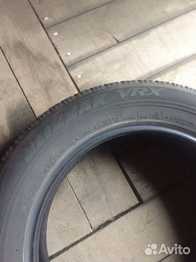 Bridgestone Blizzak VRX 225/60 R18 100S