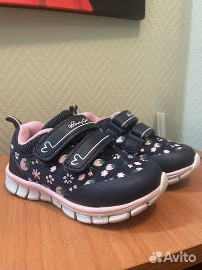 Кроссовки для девочки