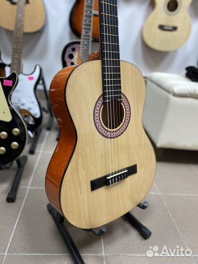 Гитара коассическая 4/4 новая