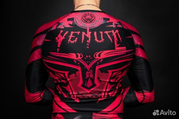 Комплект: рашгард шорты Venum gladiator red
